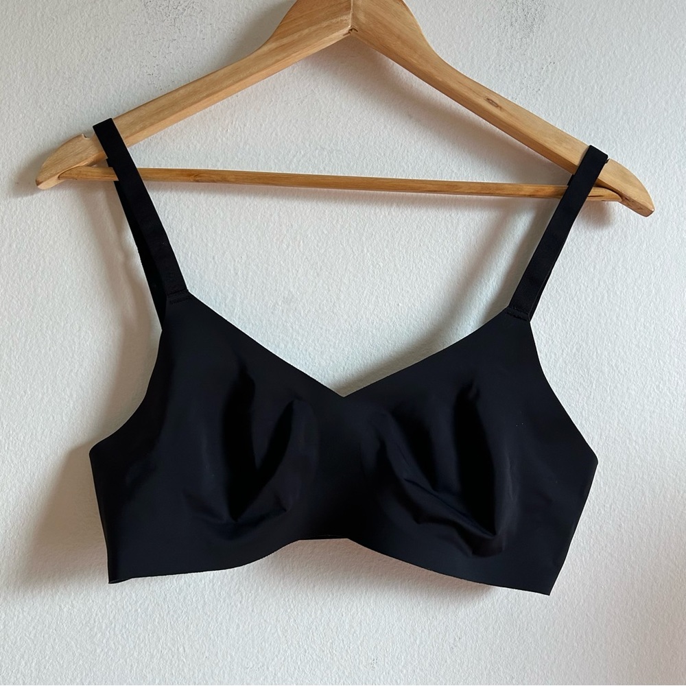 Knix Wireless Black Soft Bras